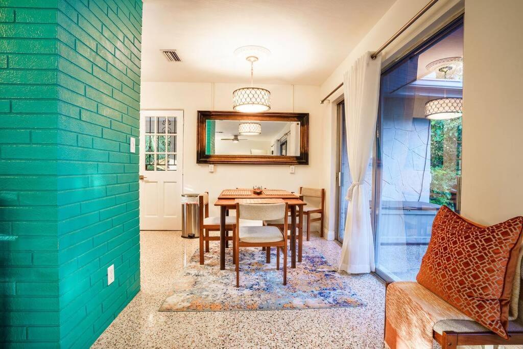 Beautiful Glam Mid-Century 1 Block From Sarasota Bay With Firepit Villa Eksteriør billede