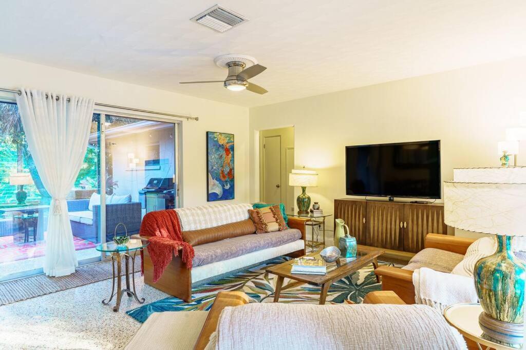 Beautiful Glam Mid-Century 1 Block From Sarasota Bay With Firepit Villa Eksteriør billede