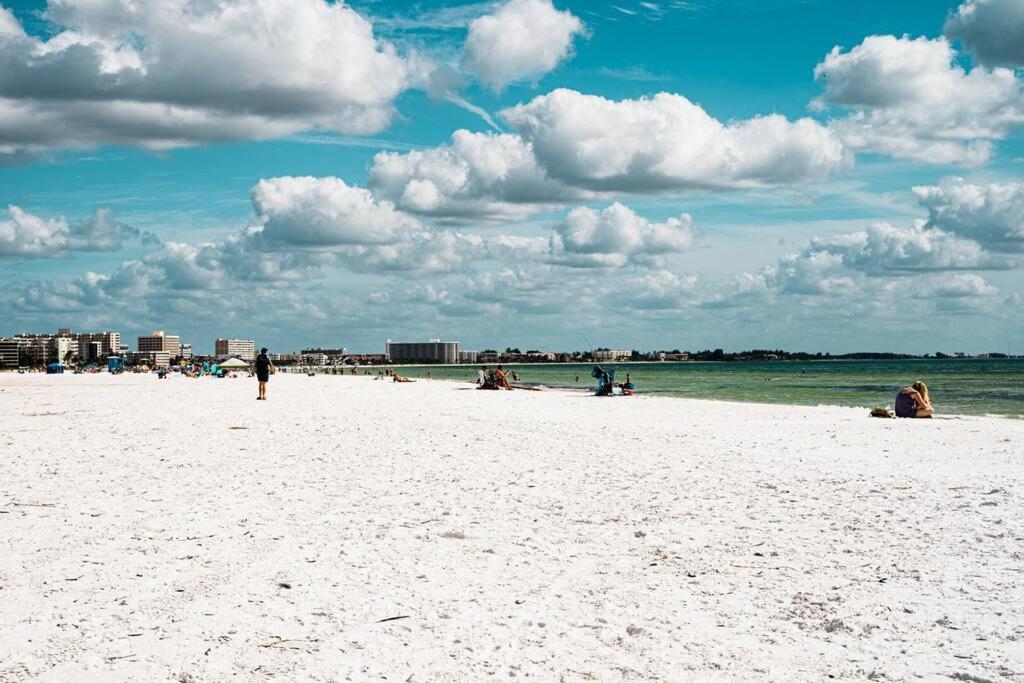 Beautiful Glam Mid-Century 1 Block From Sarasota Bay With Firepit Villa Eksteriør billede